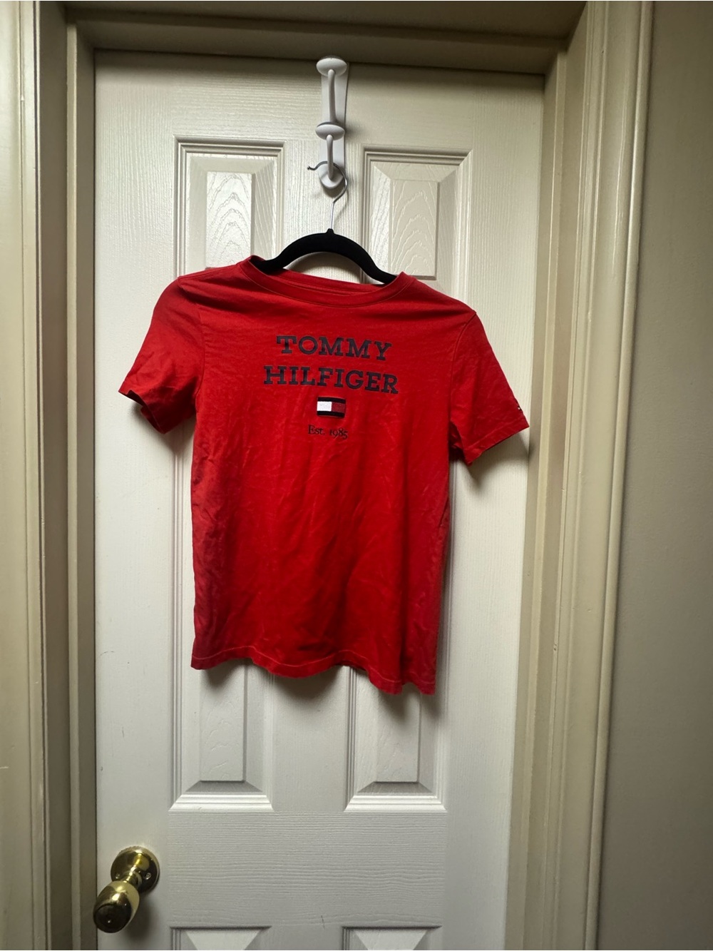 Boy’s Tommy Hilfiger Red Logo Graphic Tee Size L (12/14)